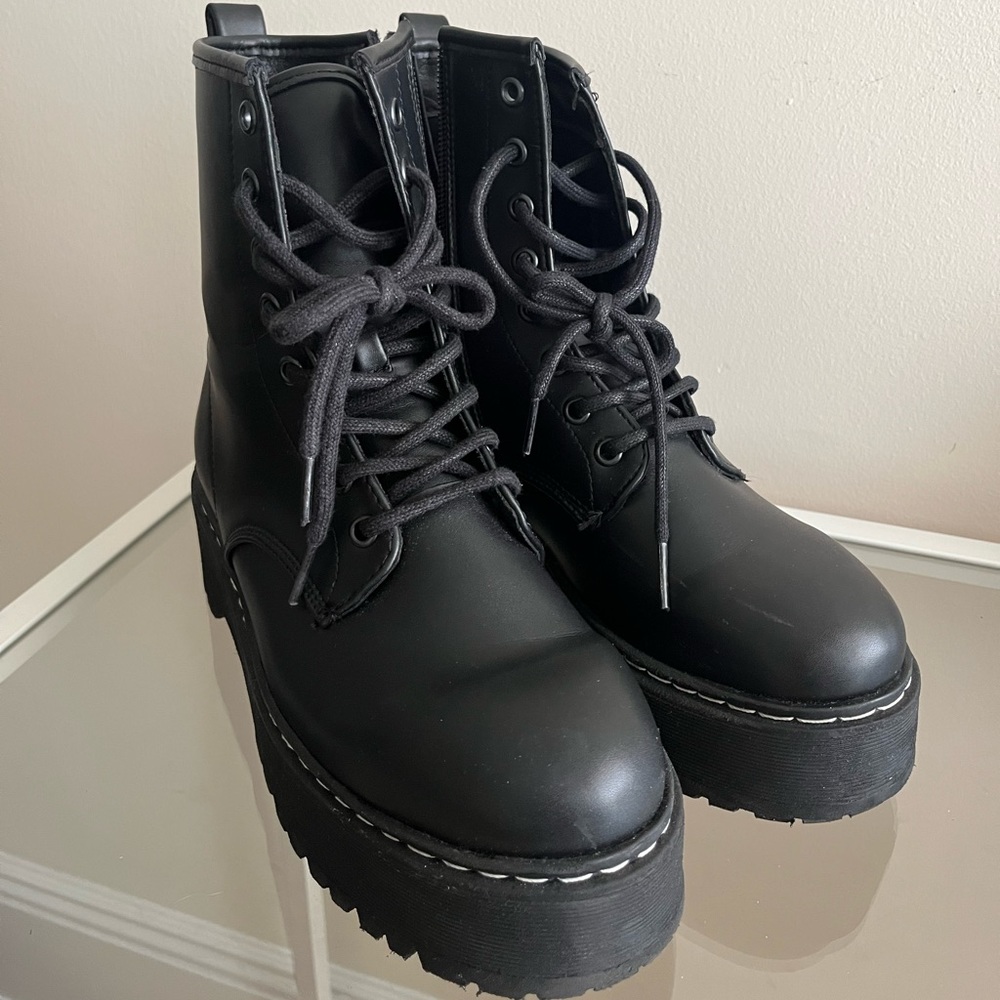 Steven Madden Betty Combat Boots - Size 9